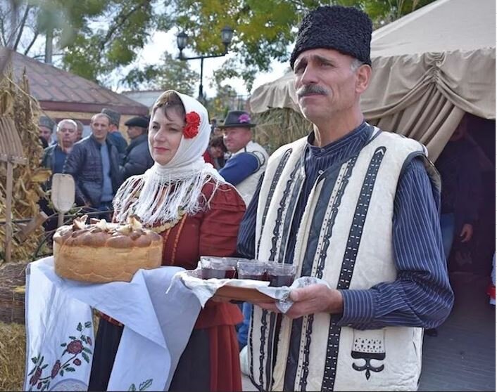 Гагаузы добродушная нация. фото Яндекс картинки