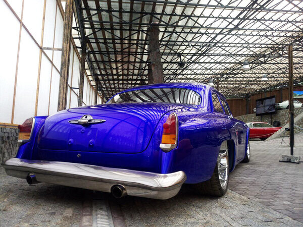 Большая часть деталей собрана вручную, часть купленная