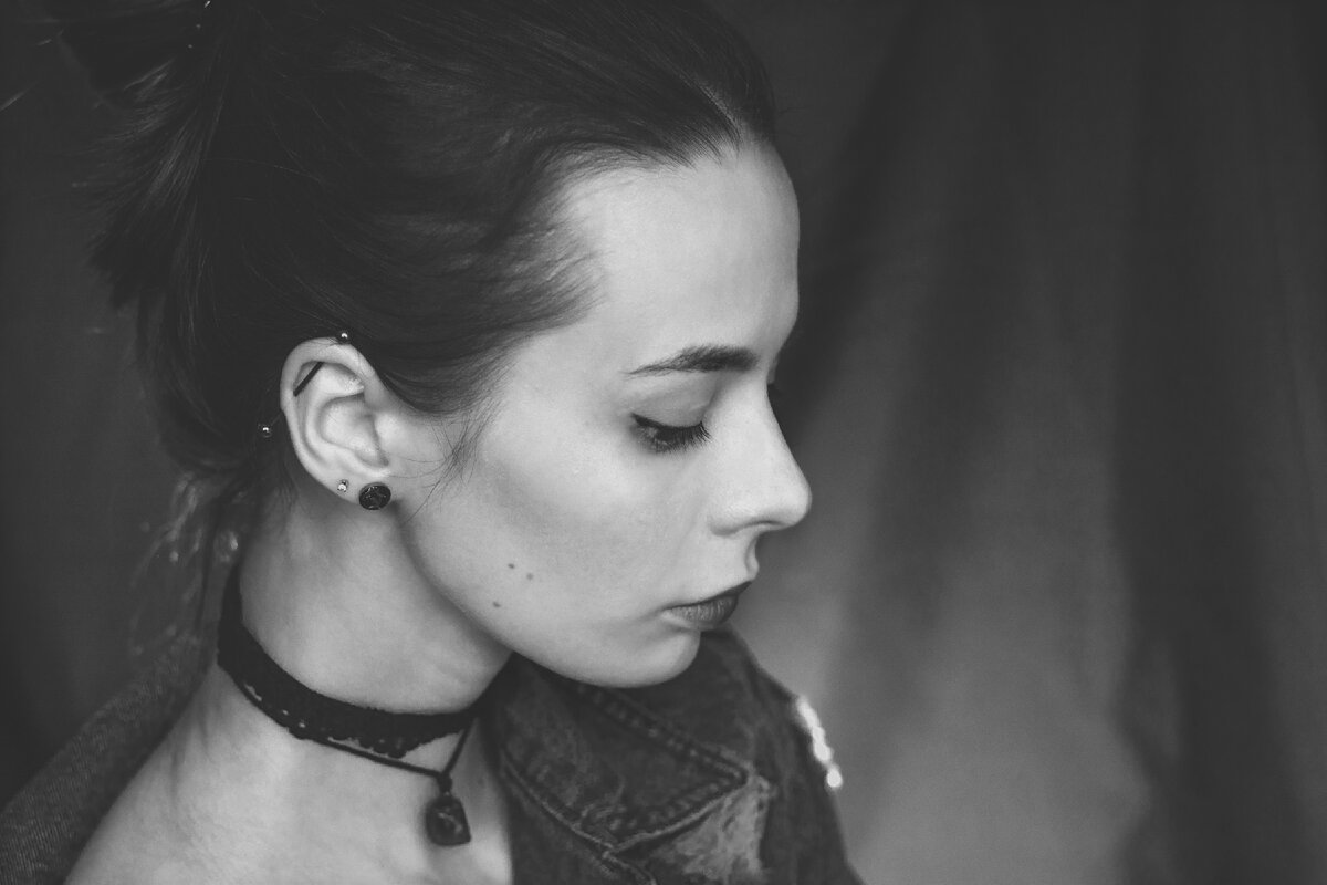 На этом фото украшение довольно длинное, т.к. это необходимо для заживления