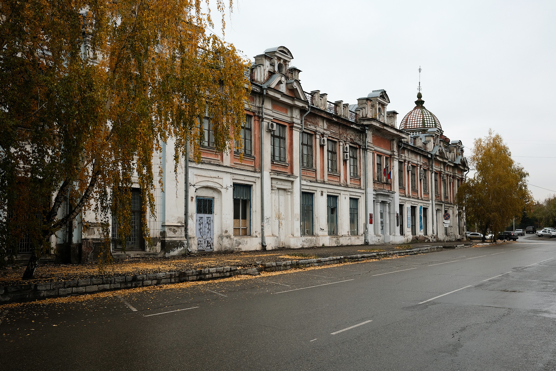 Уникальный архитектурный шедевр в Бийске. Руины исторического наследия России4