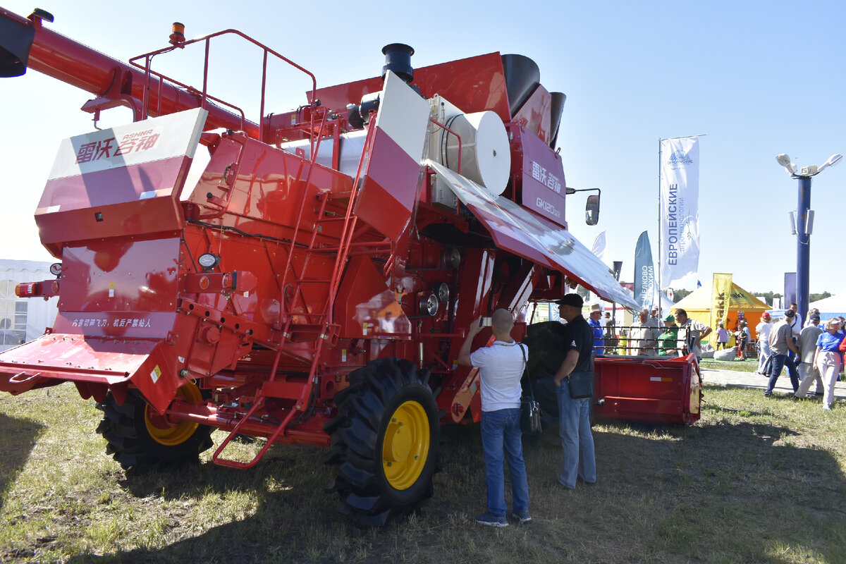 Ats120pro. Lovol gk120. Комбайн Ловол gk120. Lovol GK 120 Pro. Комбайн Ловол 120 про.