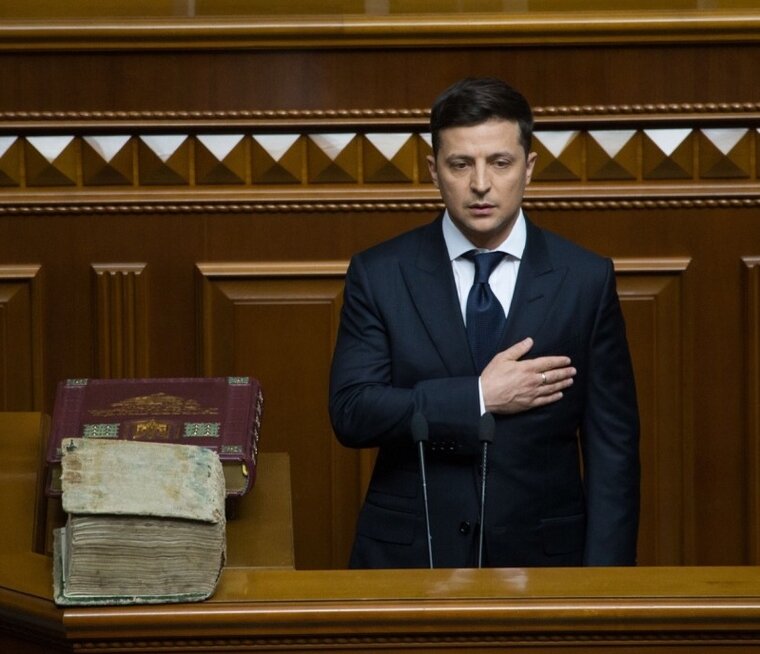    Смещение Зеленского поможет украинцам сохранить свои жизни, считает депутат Кива