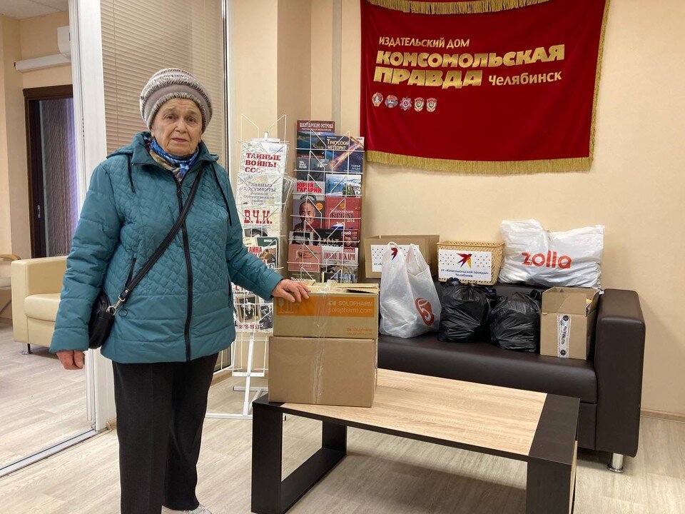     Ангелине Ивановне 82 – эти коробки она принесла сама Дарья МАРКОВА