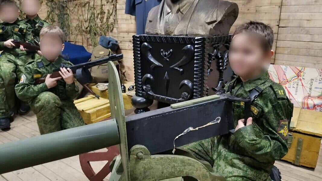     Курс по начальной военной подготовке введут в школах Ростова. Такие знания необходимы, они пригодятся учащимся и после окончания СВО, сообщил RostovGazeta председатель Ростовской областной организации Общероссийского профсоюза образования Владимир Гайворонский.