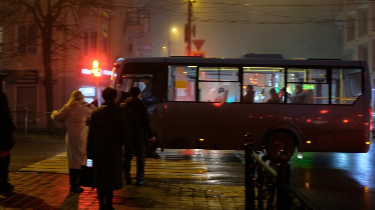     Закон о бесплатном проезде в общественном транспорте для ветеранов труда в Ростовской области нельзя было отменить на уровне региона, сообщила RostovGazeta ростовская активистка, ветеран труда Нина Алентьева.