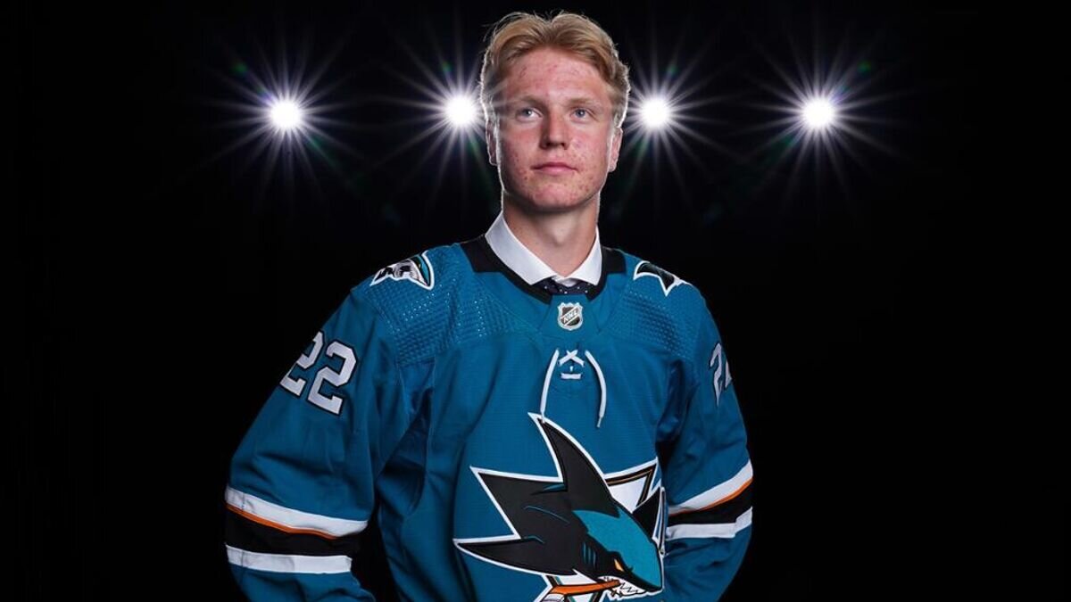    Филип Бюстедт© Фото : Сайт НХЛ