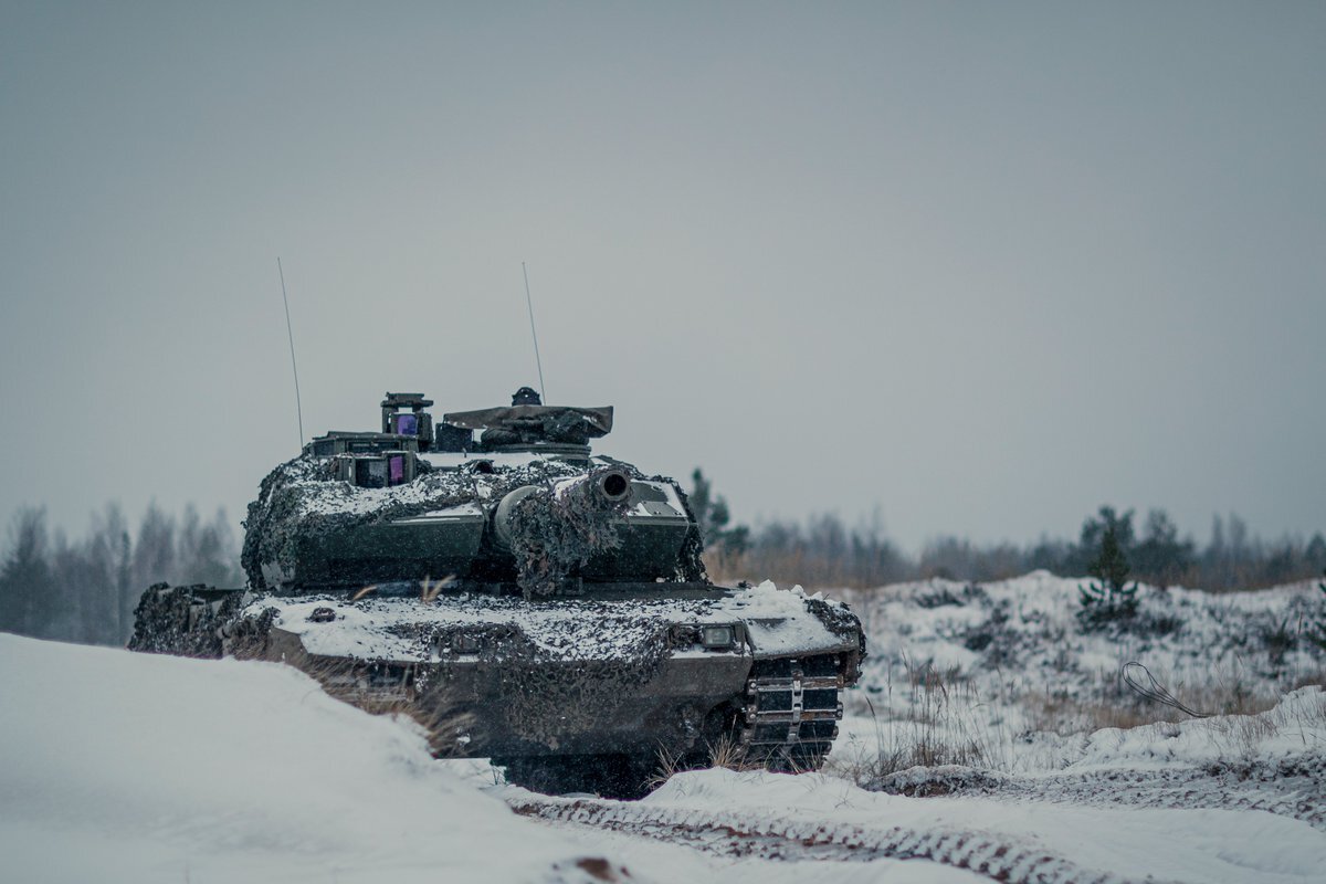  Танчик подзамерз на учениях.  фото: картинки  яндекса.