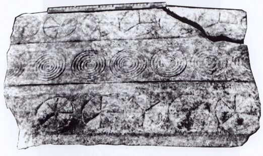 Вот как оправдывают лесорубы хаотичную прокладку ими глубоких, до глины, трелёвочных дорог через леса, поверх старых аккуратных грунтовок, ещё и разрушая при этом древние поселения и могильники разных-4