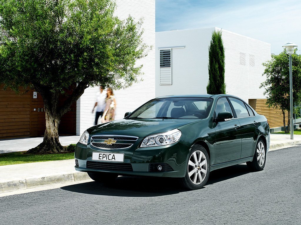 Chevrolet Epica 2011 средний размерный седан от компании GM. В нашей стране не пользуется особой популярностью. Встречаются на вторичном рынке очень редко. Водители отзываются о ней неоднозначно.