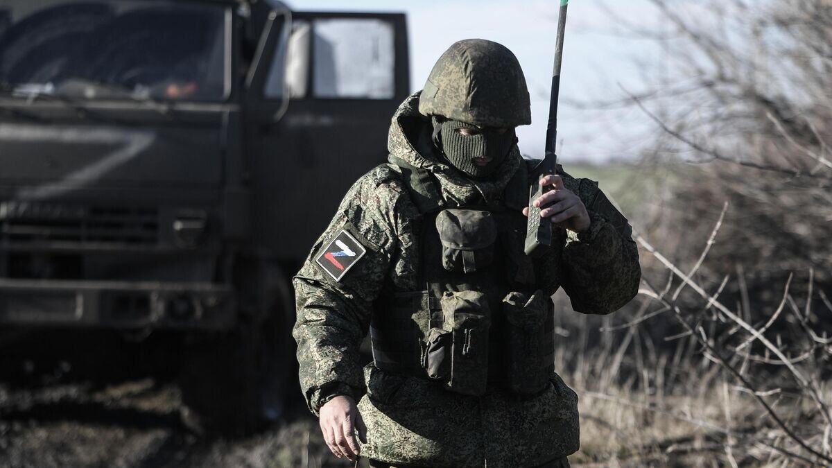    Военнослужащий Вооруженных сил РФ, задействованный в специальной военной операции на Запорожском направлении© РИА Новости / Константин Михальчевский