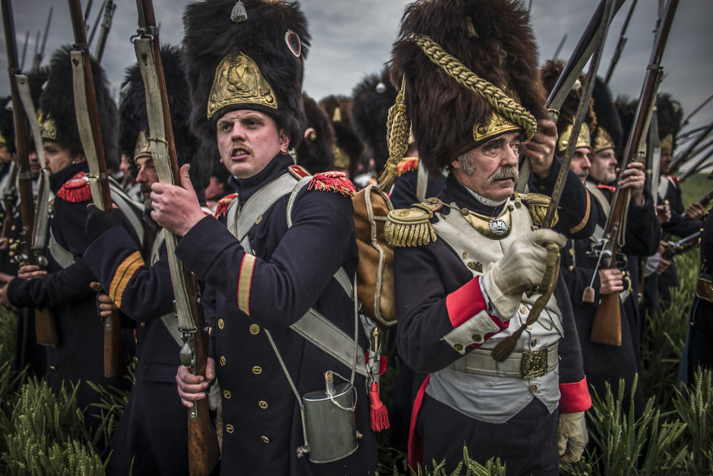 Солдат времен наполеона. Французская гвардия 1812. Гвардия Наполеона Ватерлоо. Ватерлоо 1812. Французская гвардия Ватерлоо.