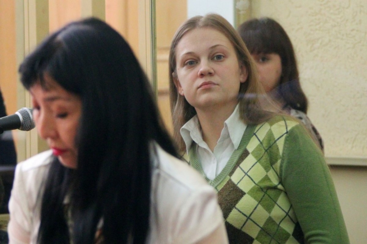    Анастасия Синельник (в центре). Архивное фото