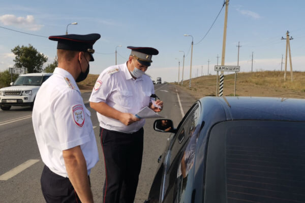 Волгоградские росгвардейцы задержали подозреваемых в мошенничестве, хищении имущ