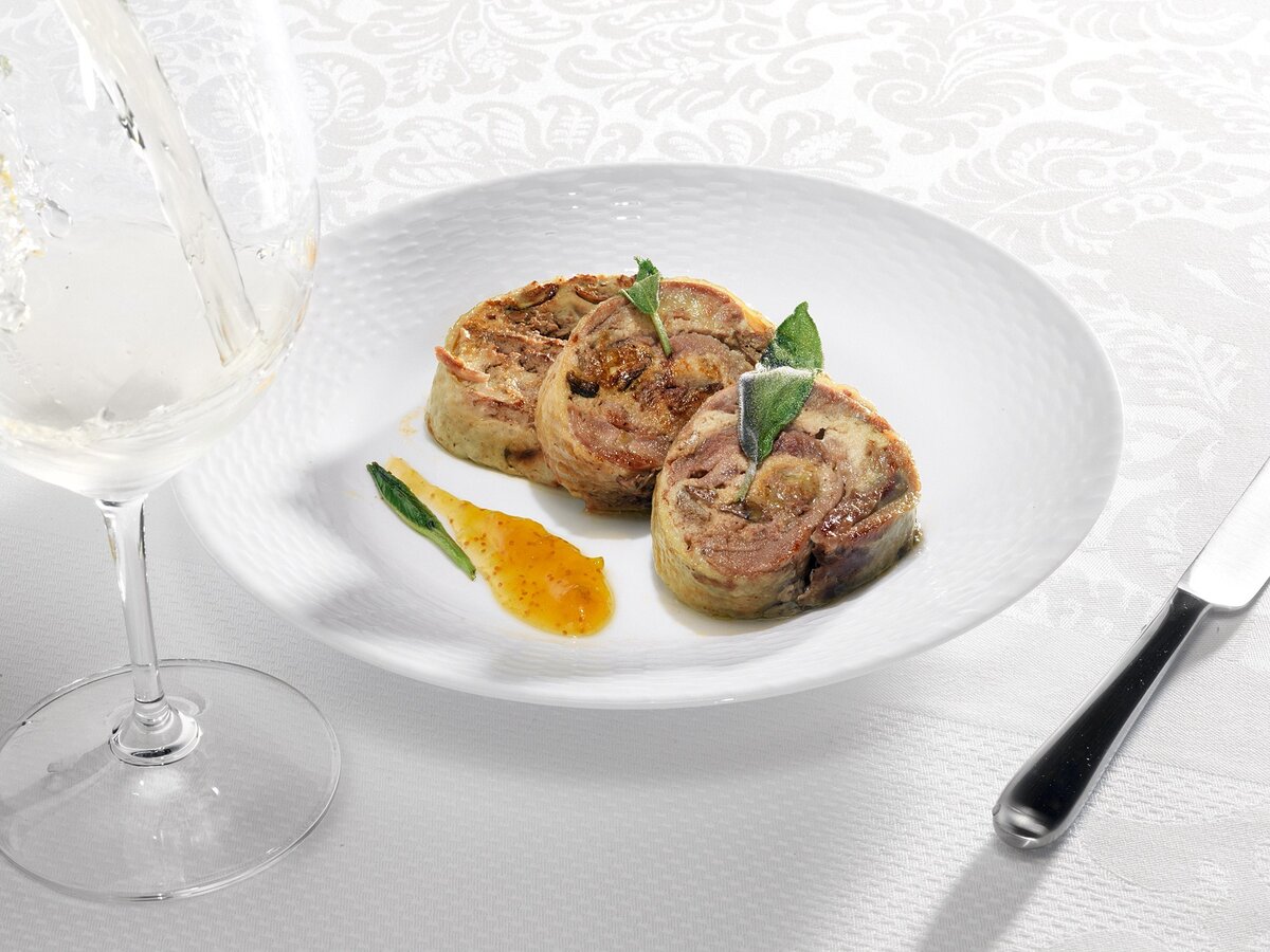    Галантин из цесарки, печени цесарки и белых грибов