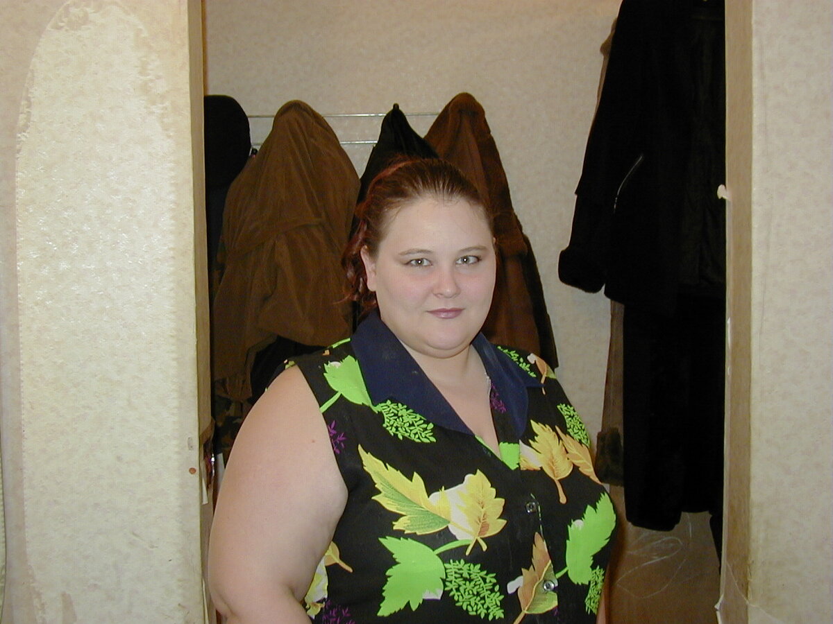 Это фото из Личного архива Лоры, было сделано дома у Аделаиды, когда я к ней приехала раз наверное третий и оставалась ночевать.