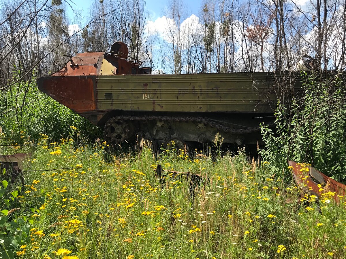 Что осталось от транспорта в Чернобыле на свалке Рассоха сегодня. Прошлись по территории