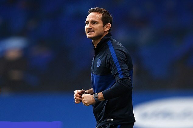 Защитник объяснил, что он заинтересован в тесном сотрудничестве с Фрэнком Лэмпардом (на фото)