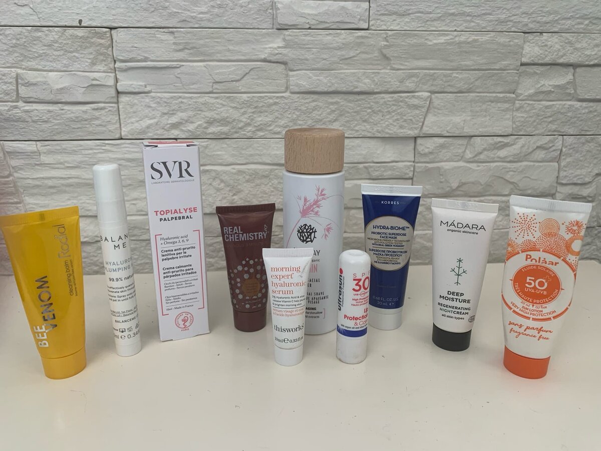 Все что нашла у себя на полочках из ухода за лицом