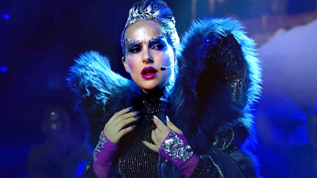 Натали Портман в фильме "Вокс люкс"