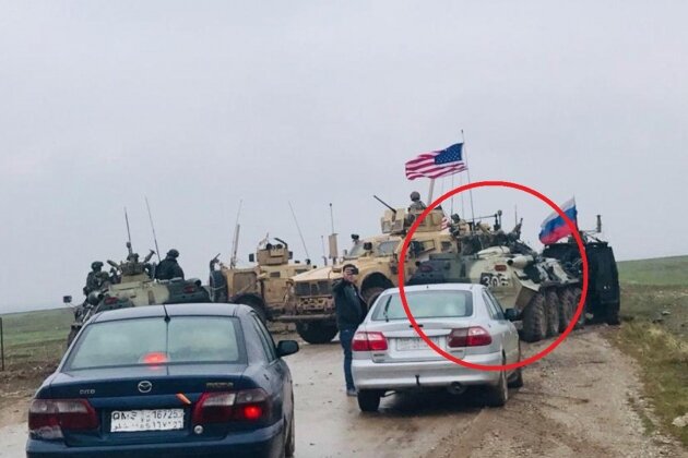 Русский БТР пошел на таран! Фото из Яндекс картинки.