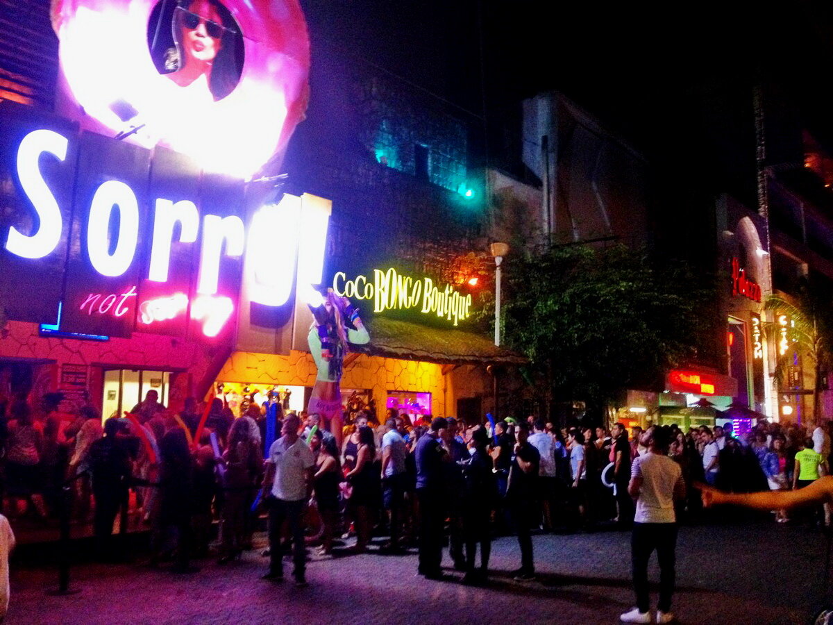Коко Бонго (Coco Bongo) - ночной клуб