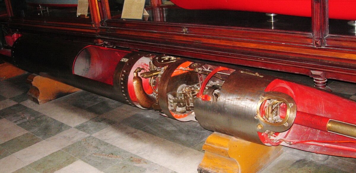 Торпеда 45-12 в разрезе из собрания ЦВММ