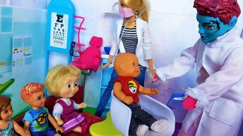 Весь класс на прививку! Катя и Макс Веселая семейка в школе мультики с куклами Барби