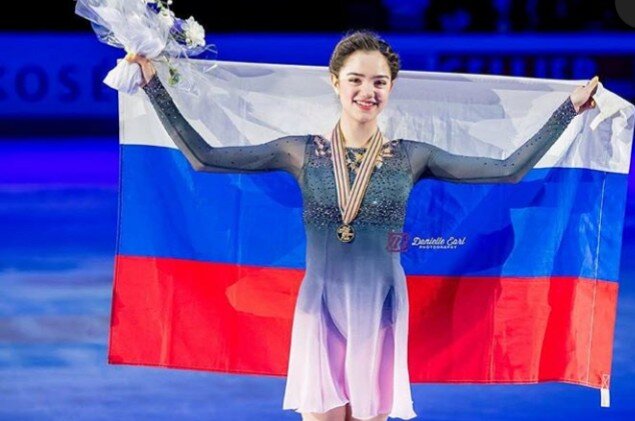 Помните это платье Евгении Медведевой? 