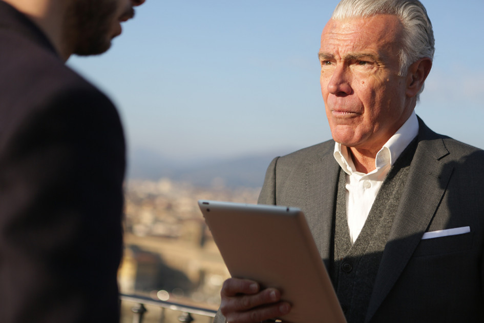 Договор ренты зачастую выбирают одинокие престарелые люди (Фото: Andrea Piacquadio/Pexels)