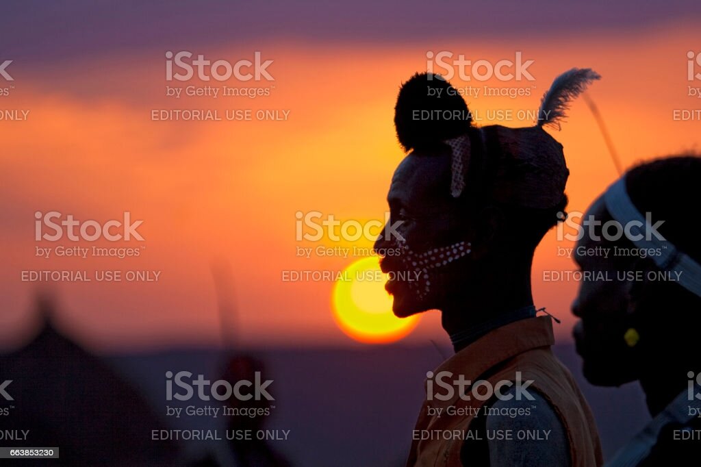 фото племени взято с бесплатного фотостока iStock 