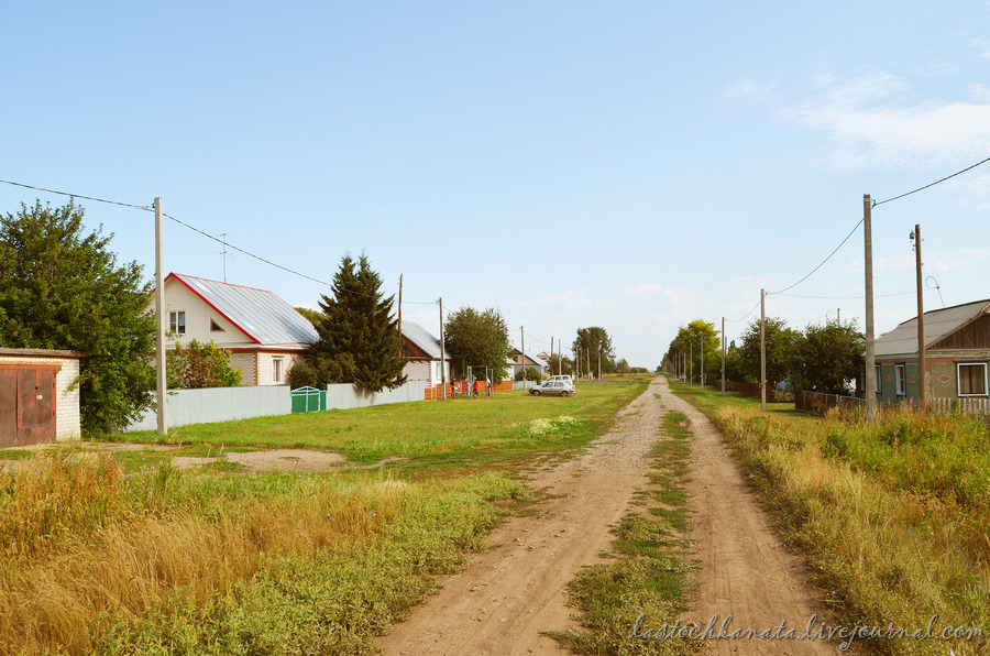 Погода романовка самарская область. Романовка Саратовская область. Романовка Курганская область. Село Романовка. Деревня Саратовка.