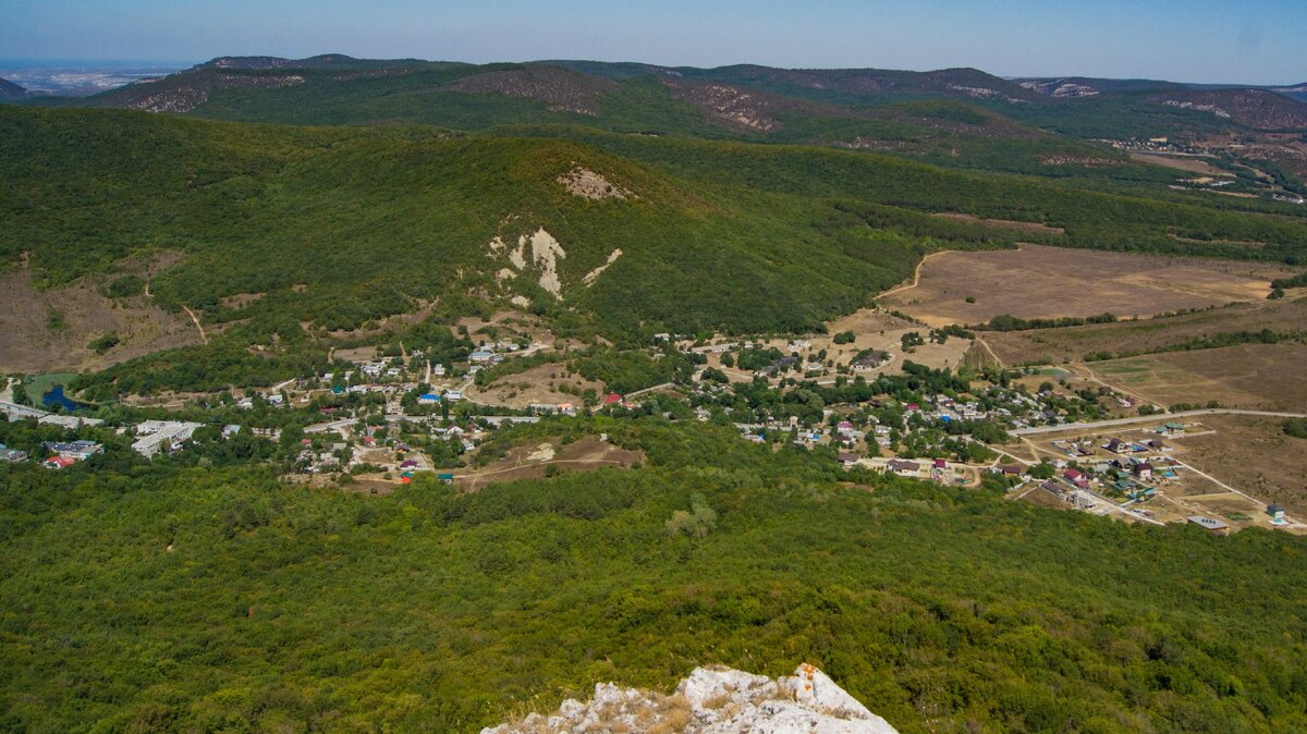 Село Тыловое вид с хребта Донгуз-Орун