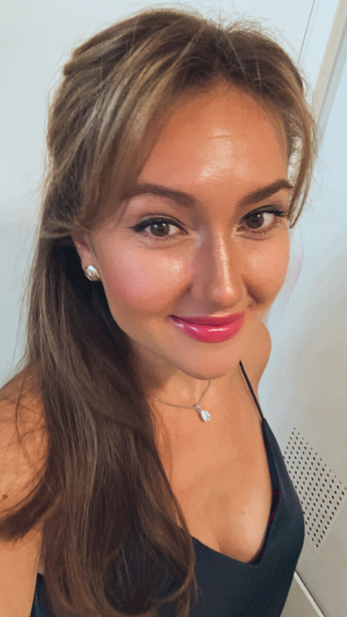 Намарафетилась для встречи с подружками