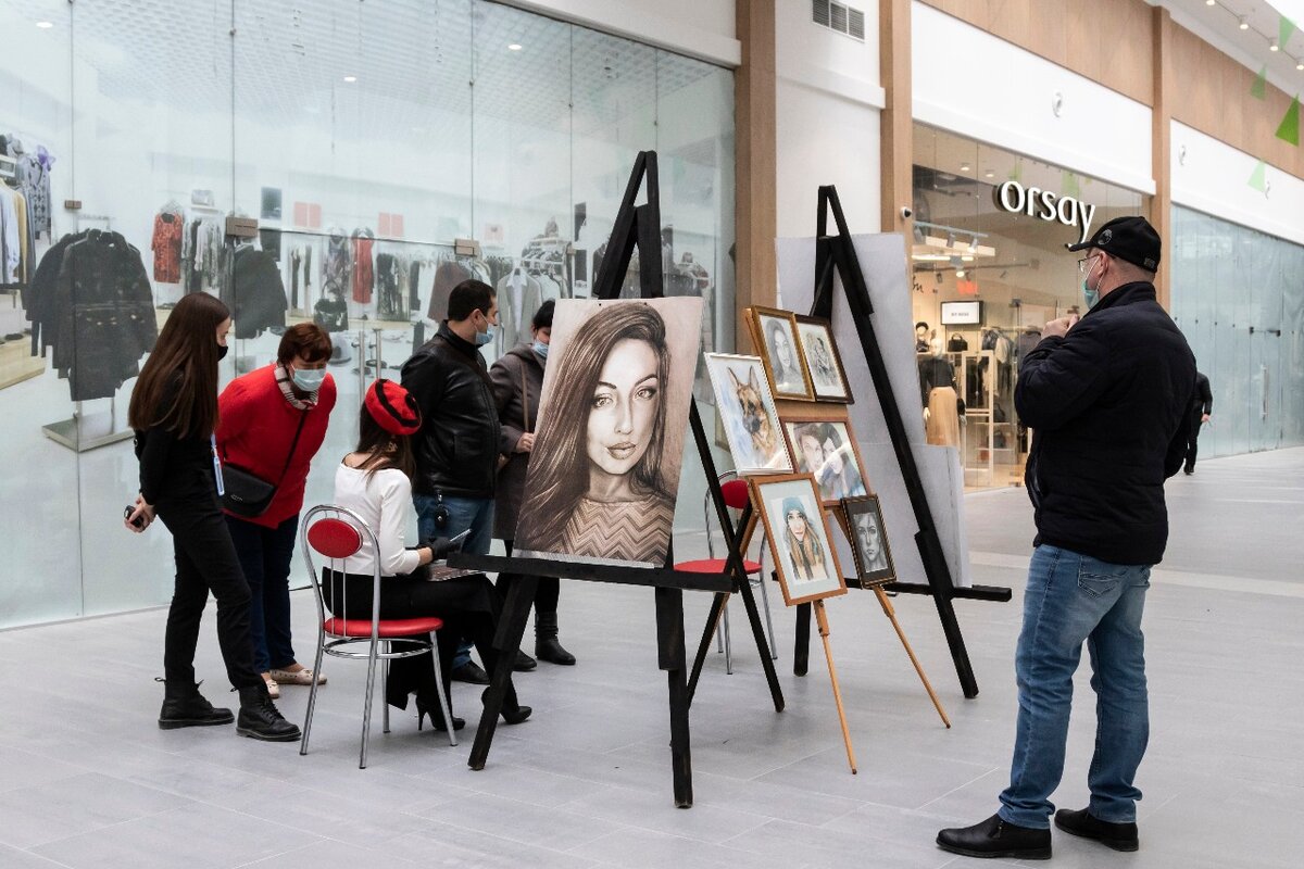 Baltia Mall. Балтия Молл Калининград. Балтия Молл обувные магазины. Балтия Молл Калининград выставка.