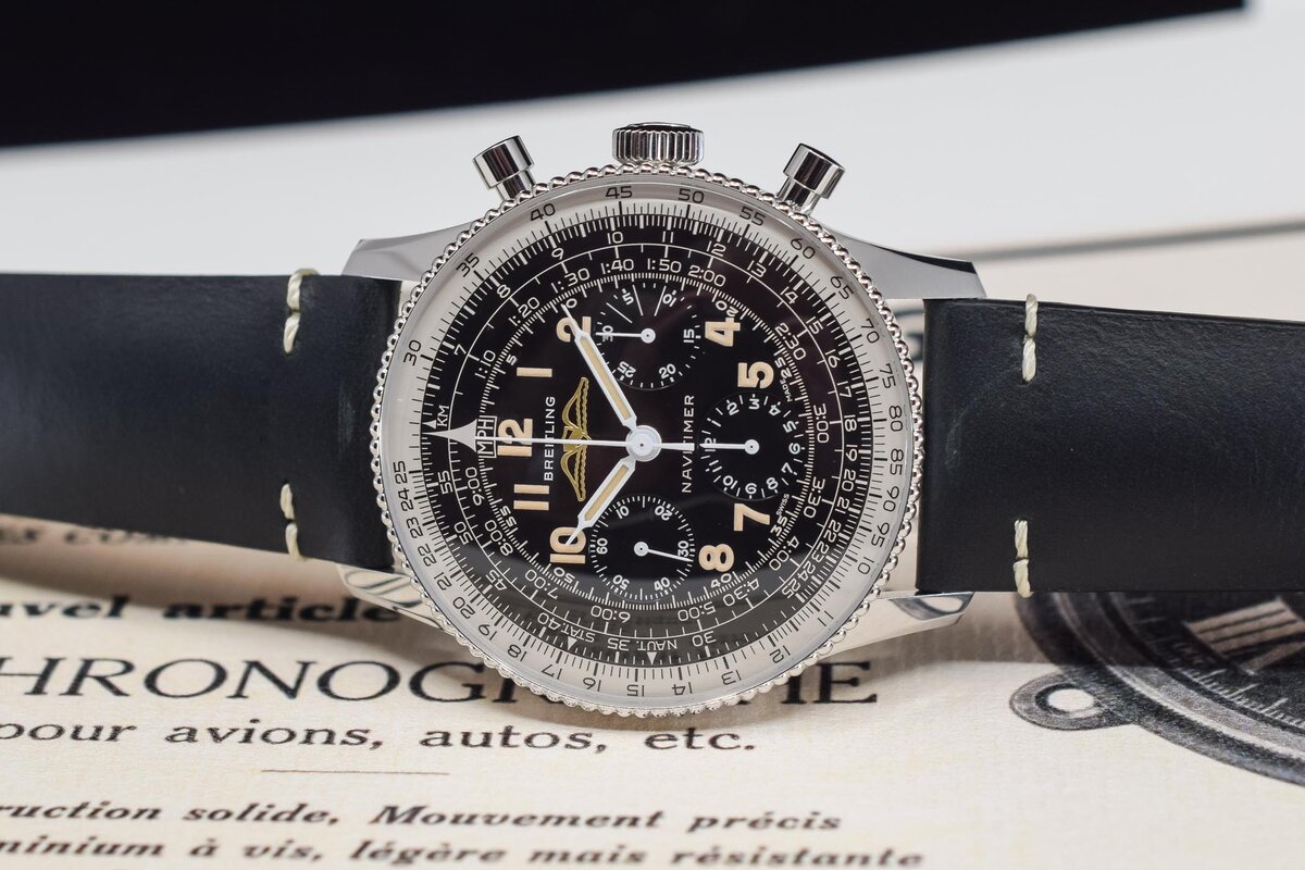 Breitling Navitimer Ref806, фотография взята с сайта https://www.watchlounge.com/opinion-what-makes-the-breitling-navitimer-ref-806-1959-re%E2%80%91edition-such-a-cool-piece/