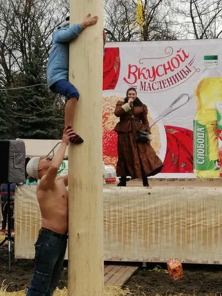 Вот и жанровая сценка. Фото из моего личного архива в доковидные времена. 