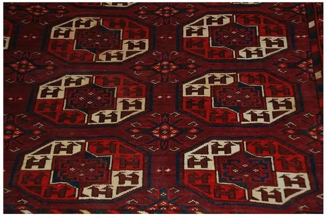 Туркменский ковёр (фрагмент).