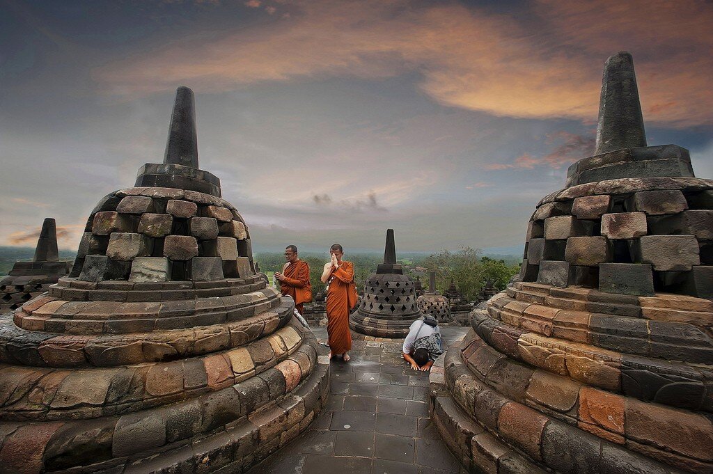 Боробудур, буддийский храм на горе/ Borobudur