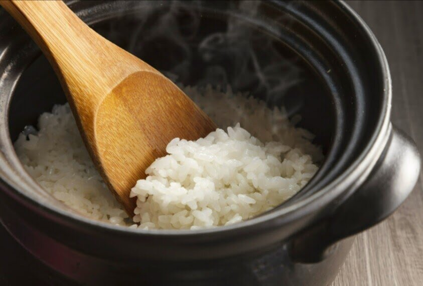 Если рис не рассыпчатый, "слипается", если пригорел и сырой - значит, мы что-то делаем не так. Приготовление разных сортов риса отличается - и для разных блюд.-2