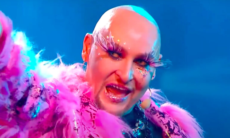 Шура занял первое место в музыкальном шоу. Фото: кадр шоу «Суперстар! Возвращение» 