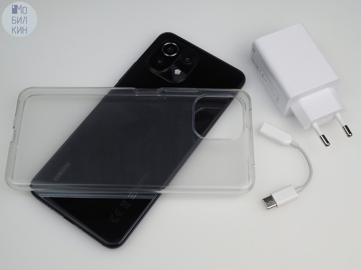 Комплект: смартфон, сетевой адаптер 33 Вт, силиконовый чехол, переходник на наушники