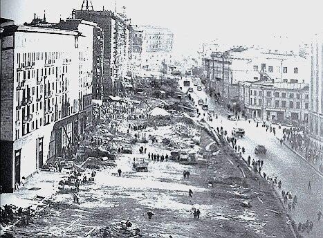 Подготовка Московского здания к смещению на несколько метров, для строительства дополнительной жил площади