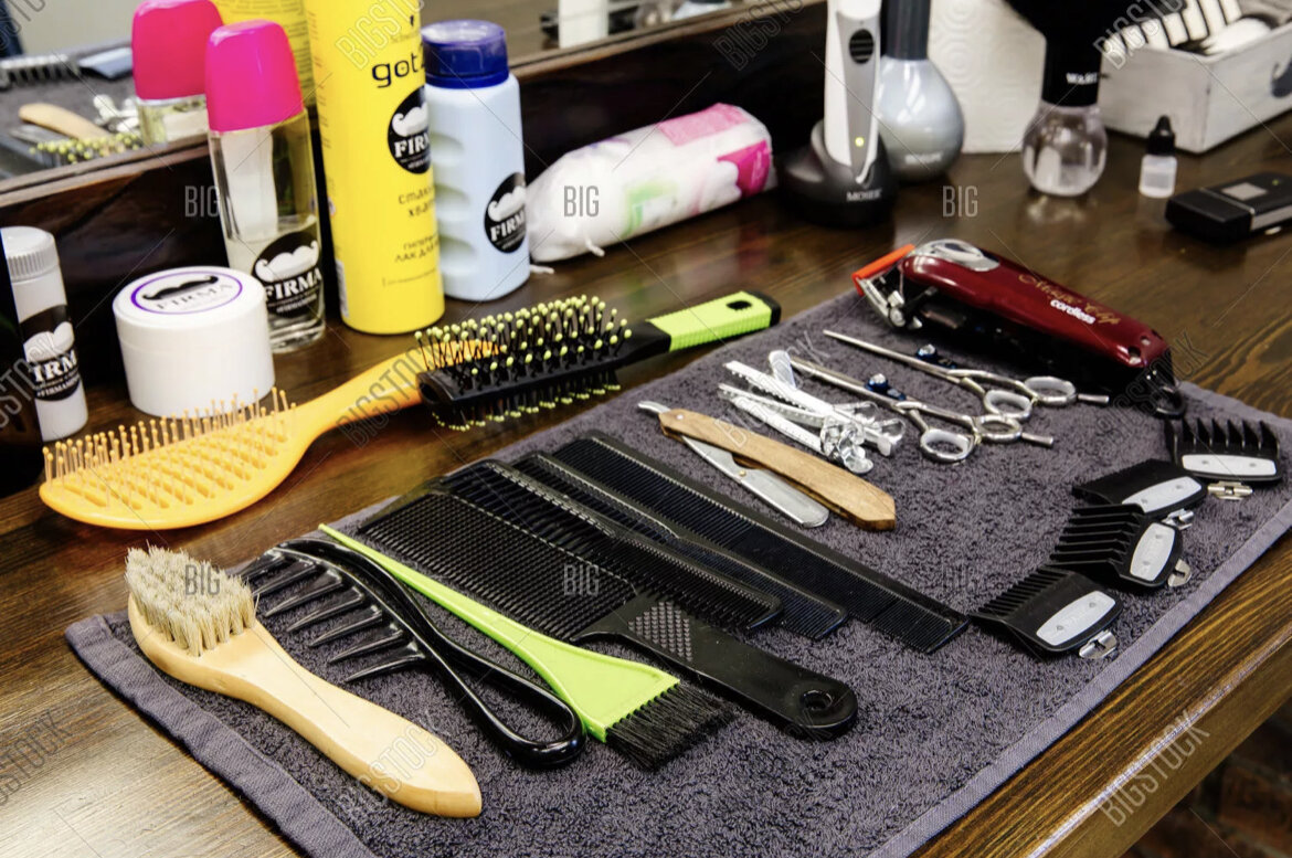 Разложите чистый инструмент на полотенце