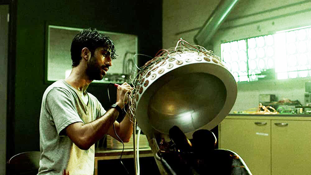 Кадр из фильма Minor Premise. Режиссер: Ф.А. Эрик Шульц. Оператор: Джастин Дерри. Производство: Bad Theology, Relic Pictures, Uncorked Productions