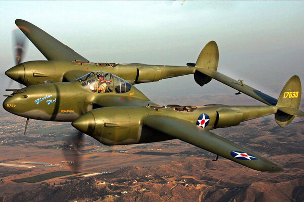 Истребитель P-38 "Лайтинг". Фото в свободном доступе. 