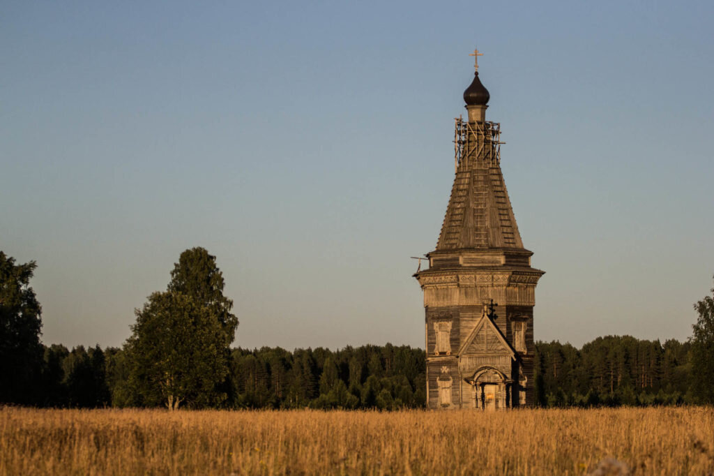 Каргополь деревянная Церковь