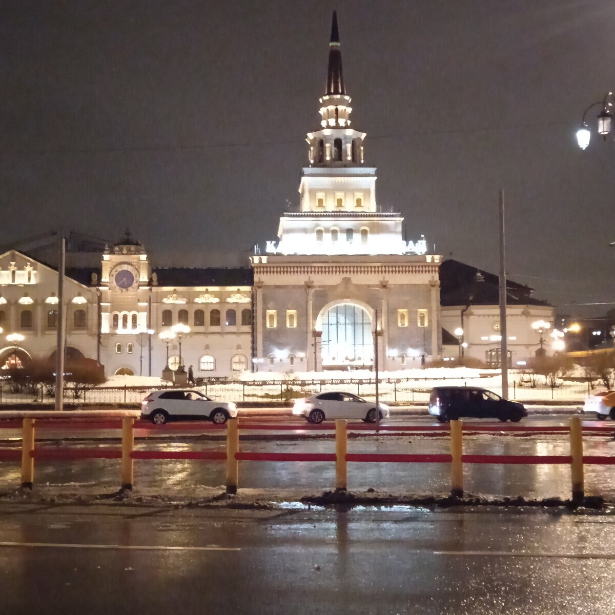 Казанский вокзал примерно в 5.40 в любой февральский день. 