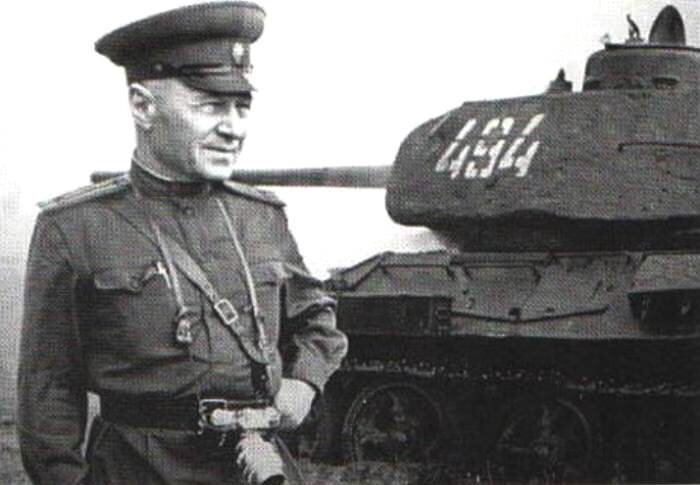 Николай Грибачёв. Фото не ранее 1944 г. Фотография из открытых источников.