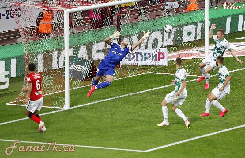 Атаки хозяев поля были опасными и опасными.  фото: картинки-яндекса. фанатик.ру.