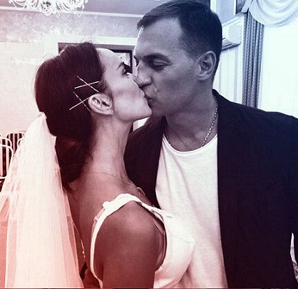 Актриса и телеведущая Юлия Зимина с мужем